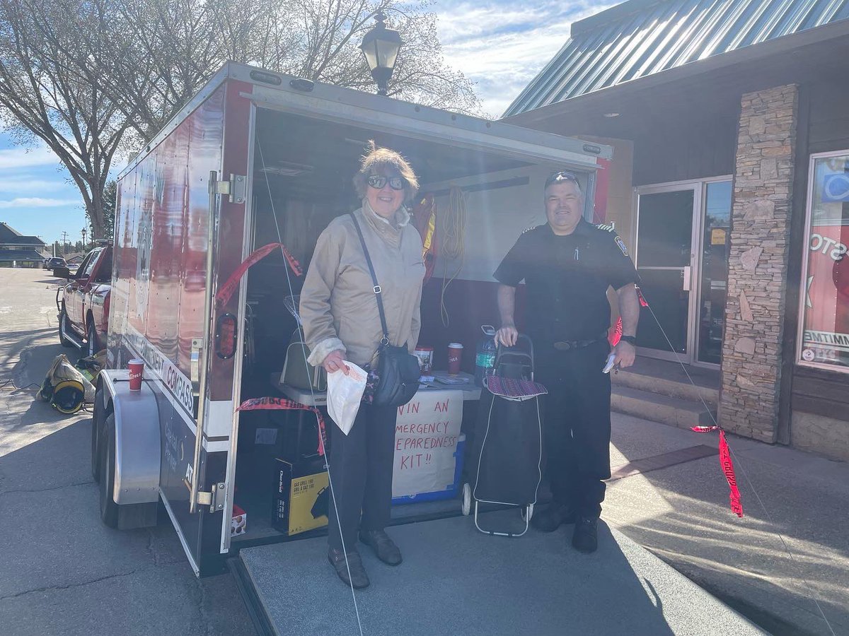 wchoy74's tweet photo. Letโs learn how to #BeReadyforAnything together! Join us outside Town Office today from 10AM-3PM for Emergency Preparedness Day. #emergency #72hourkits #stonyplain https://t.co/jG3M3VuYSu