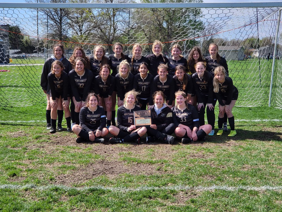 The girls are headed to state after a 3-1 win! First time the girls team as made it to state!