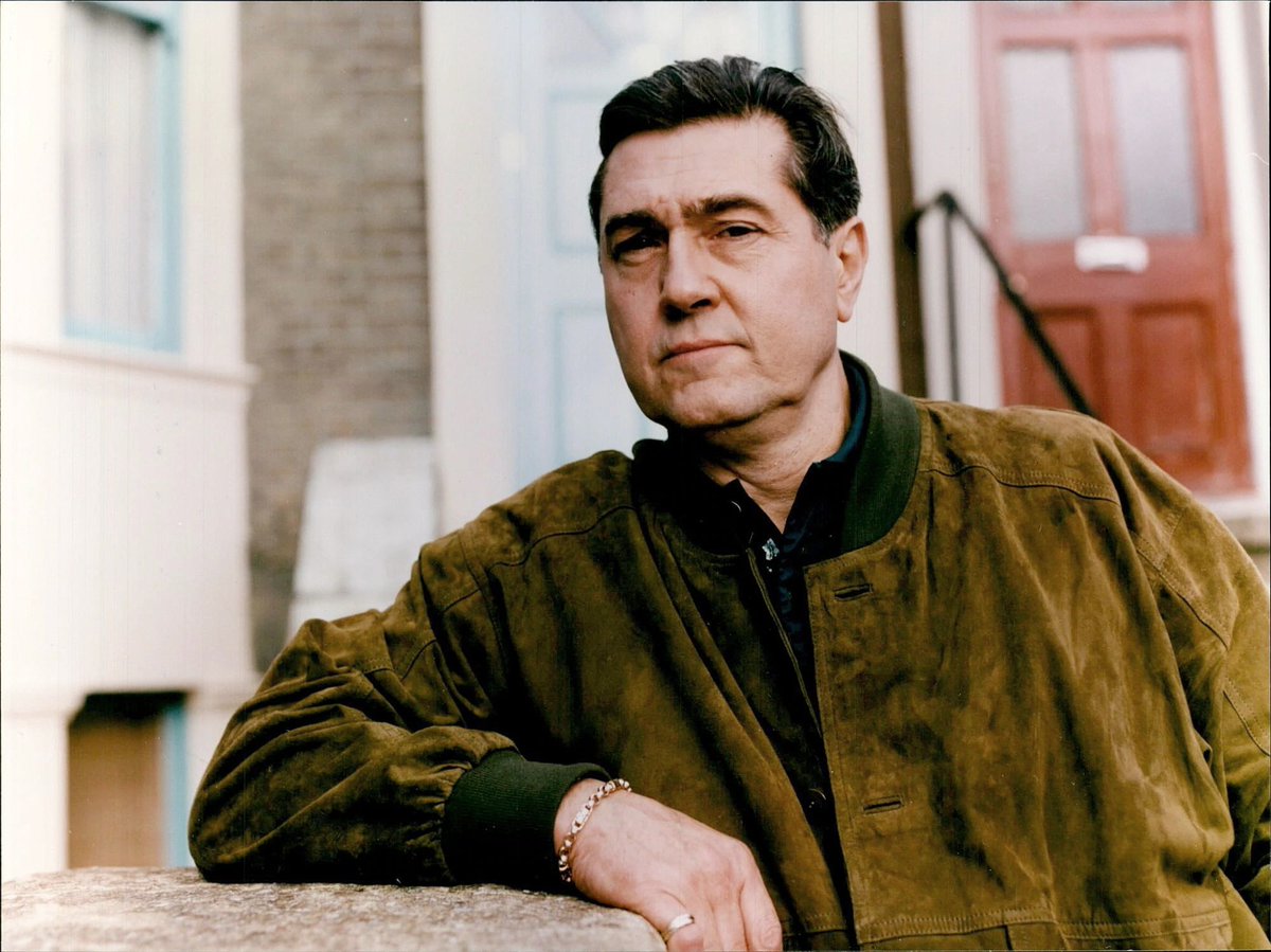 aaronprole's tweet photo. Hey @chris_clenshaw
Brian Croucher who played Ted Hills in 90s ,Kathy's brother has expressed interest in returning to #EastEnders full-time if he gets the call! Ted was last seen in 1997. Come @bbceastenders bring him back. So many opportunities for this character! #tedhills https://t.co/WprQ1XSqPU