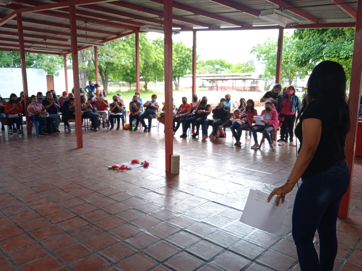 @Comunas_Lara (@Mpcomunas_Lara) on Twitter photo 2022-05-07 16:51:43 #07Mayo #CongresoVenezolanoDeLasMujeresComuneras #Lara Relatoría de nuestras mujeres Comuneras dando respuesta a las Preguntas Generadoras debatidas en mesas de trabajo @d_guzmanl @teresalinarezps @moralessyelitza #07Mayo #CongresoVenezolanoDeLasMujeresComuneras #Lara Relatoría de nuestras mujeres Comuneras dando respuesta a las Preguntas Generadoras debatidas en mesas de trabajo @d_guzmanl @teresalinarezps @moralessyelitza