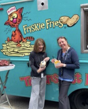JWMartinSchool's tweet photo. Thank you to the Martin School Association for closing out Teacher Appreciation Week with the Frisky Fries food truck! It was delicious!
#MartInThisTogether #LoveNorthSchools https://t.co/OPYhrLoyzw