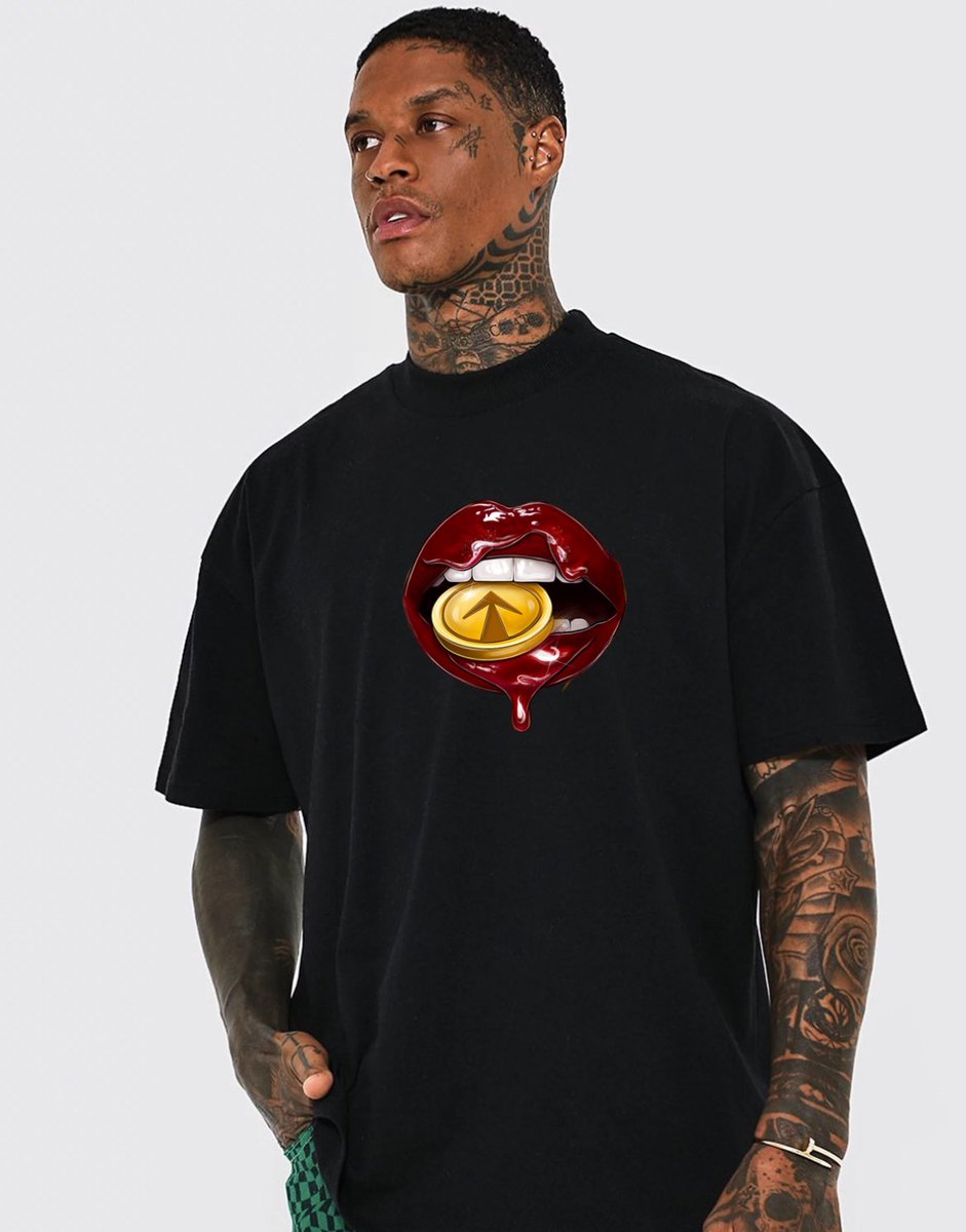 EverRiseKing's tweet photo. MASSIVE challenge!

If we can get 200 likes on this very post I will speak to @TitanEverRise and his incredible team to bring these luscious 👄 to life in the merch store. 

#LFG I’ll go first.. ❤️

#EverRise $Rise @EverRise #Crypto #Defi #BSC #EverRiseNFT #NFT #NFTCommunity! https://t.co/GVi7Jt1fWI