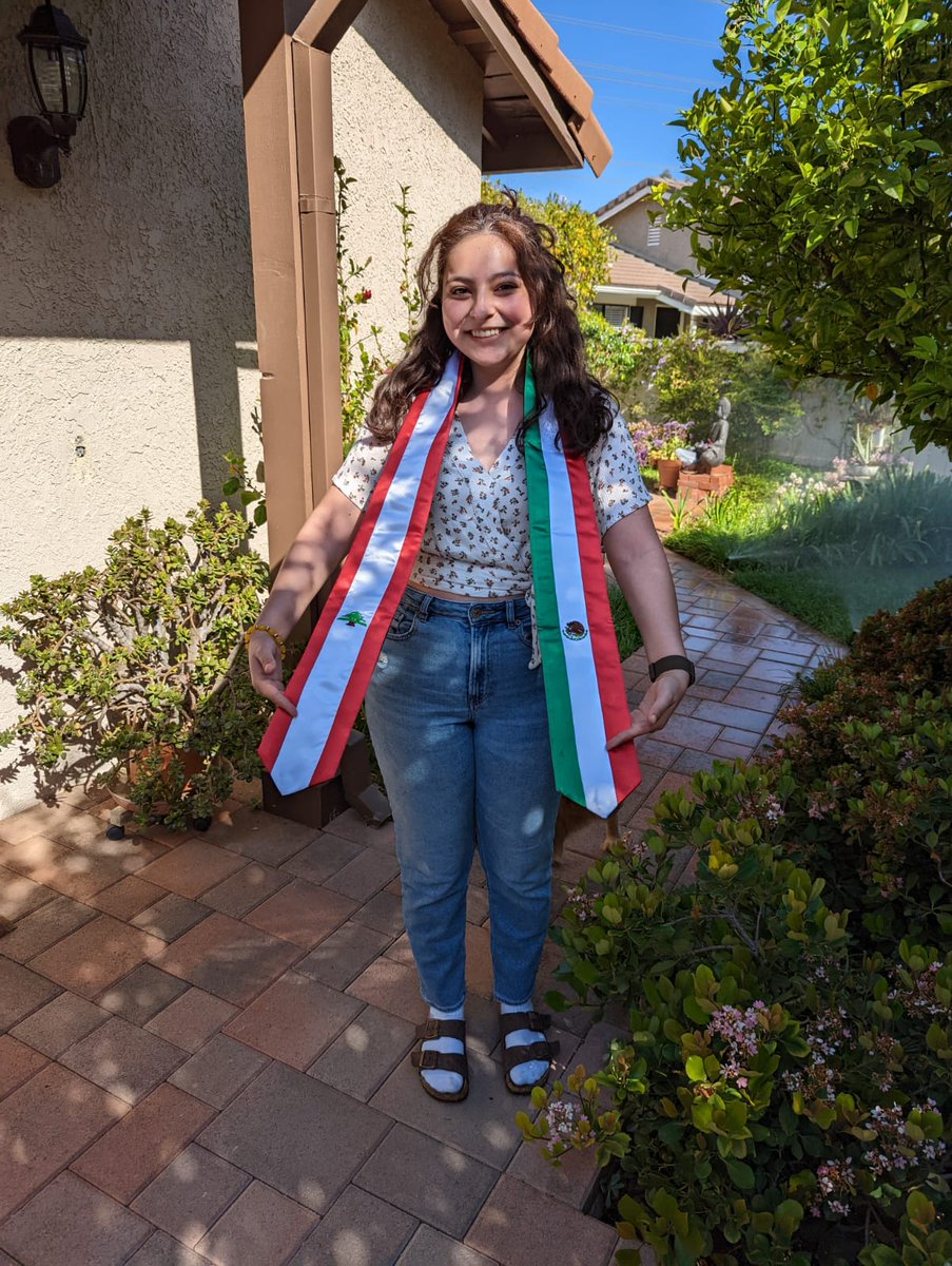 grave_shift's tweet photo. Congrats malaki-doodle-dandy!! Let's get this pita bread!!! #LMUGrad #lmu22 https://t.co/NBMmW1gNGr