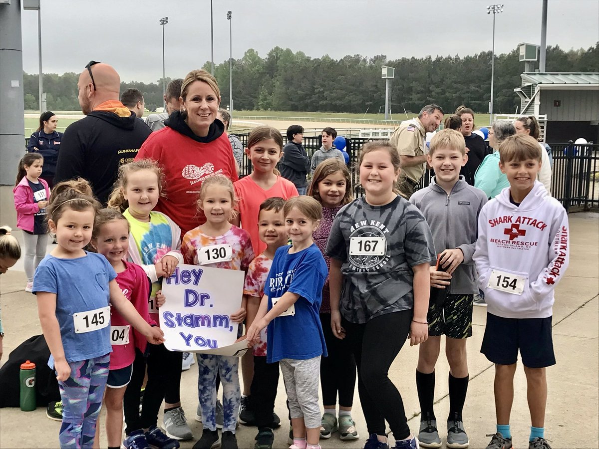 NKESsplash's tweet photo. Our River Otters ROCKED the NKEF Strides for School 1 mile Fun Run today! #NewKentStong #TeamNewKent #weloveourriverotters #NKEF #ourPTOROCKS https://t.co/dSFAjVoJu4