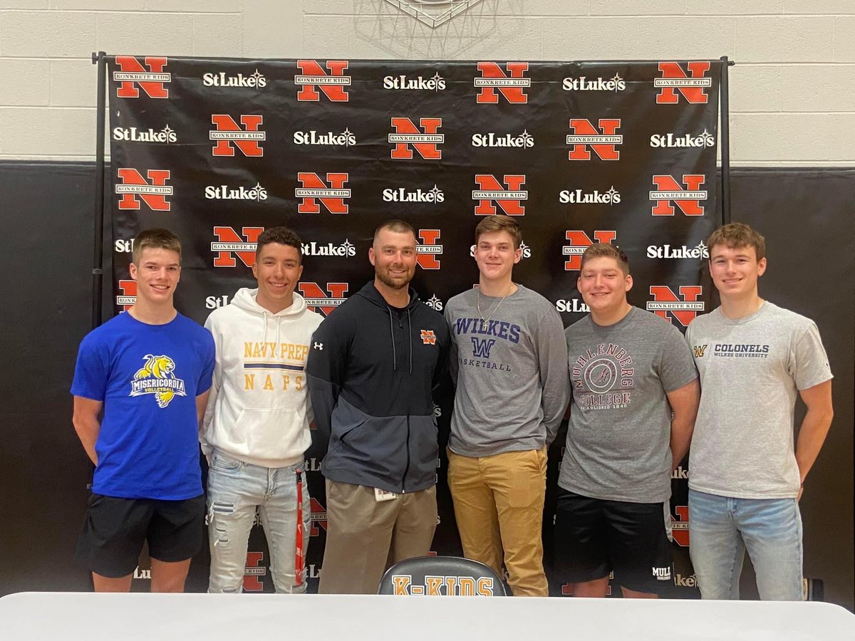 Congratulations to all of the boys basketball players that signed a national letter of intent to participate in college athletics. Good luck boys!