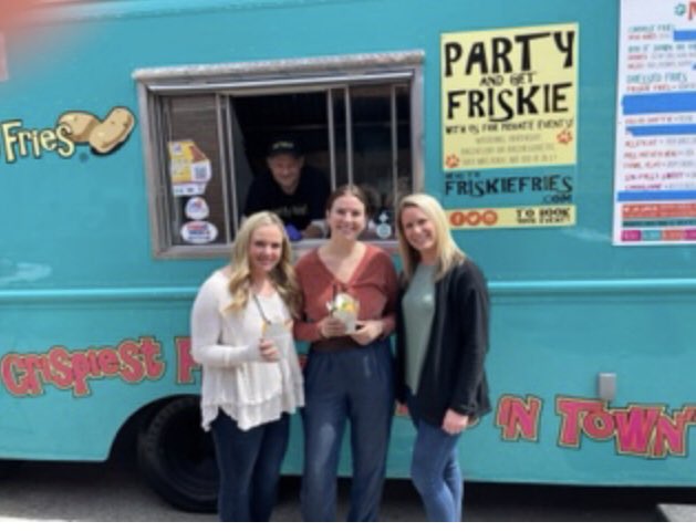JWMartinSchool's tweet photo. Thank you to the Martin School Association for closing out Teacher Appreciation Week with the Frisky Fries food truck! It was delicious!
#MartInThisTogether #LoveNorthSchools https://t.co/mXcQS7ltJy