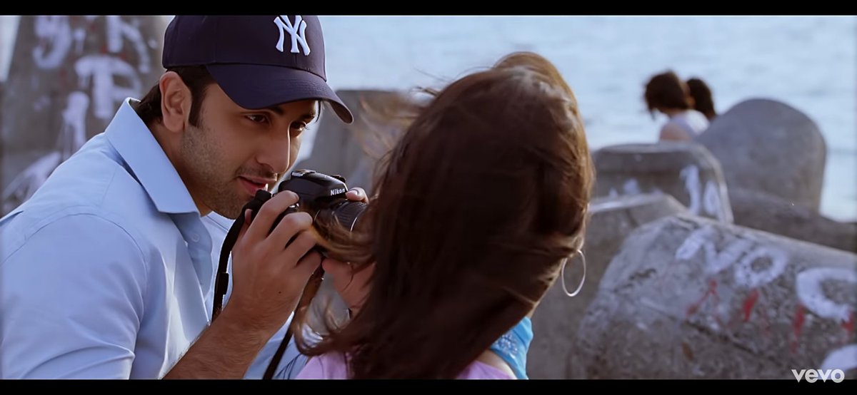 twitsiyann's tweet photo. Alexa..play Goonja Sa Hai koi 'Ik Taara' Ik Taara Song from Wake up sid.😍❤️
#Favourite #onALoop https://t.co/kENtrachsg