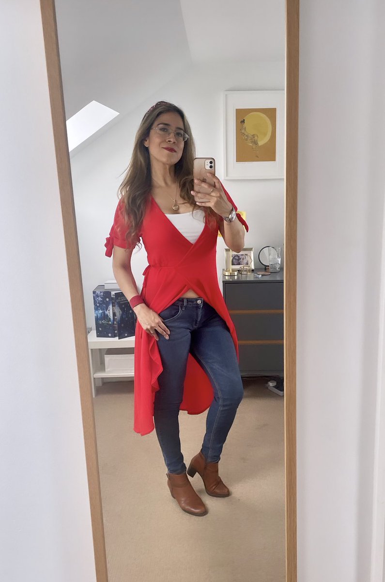 EmmelineLagunes's tweet photo. Going to the cinema to watch #DoctorStrange so, had to work a film inspired outfit. It might not be a magic cape but I think it woks 😝

#fashion  #Saturdaylook #Marvel https://t.co/MYZSbCB3bP