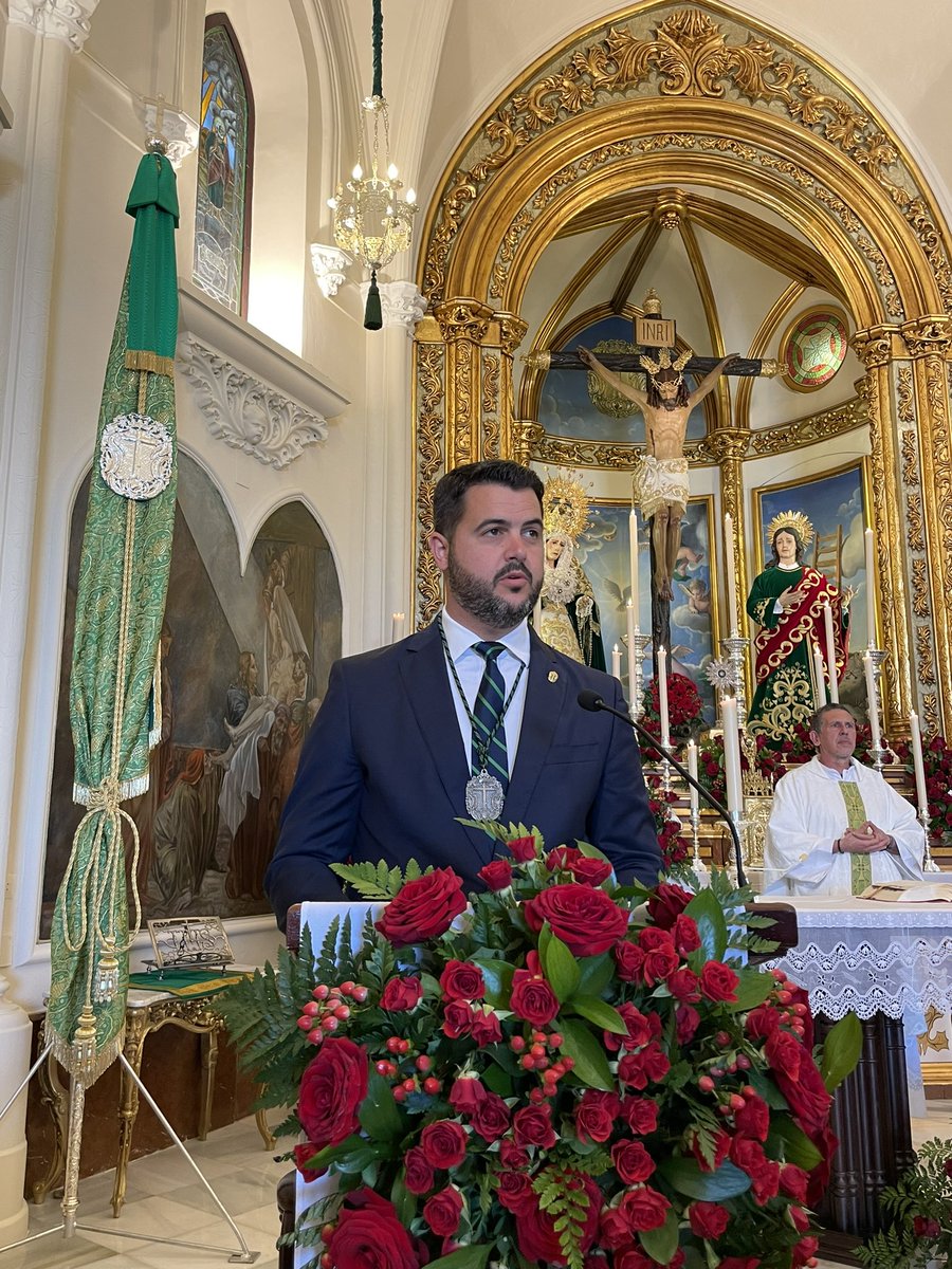 Santa_VeraCruz's tweet photo. Los hermanos de esta Cofradía hacemos las cosas guiadas por Ti, por eso los imprevistos que se dan de forma natural o provocados no logran desvanecernos. Viva la Cofradía de la Santa Vera+cruz y viva el Señor del Convento #veracruzalh #CofradíasMLG #díadelacruz22 https://t.co/F7KA0eGn4Y