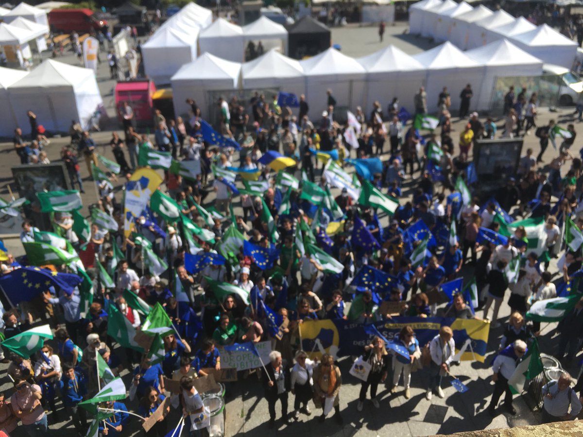 jo_leinen's tweet photo. #March4Europe in Strasbourg : after the #CoFoE, the next step must be a #Convention for elaborating a #EuropeanConstitution @UEF, @JEF @EMI https://t.co/Ums2NVRXD2