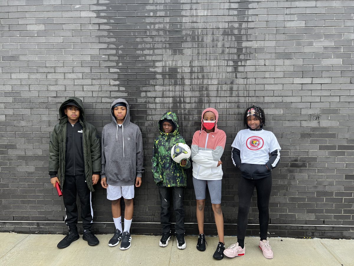 JeffHoustonPK8's tweet photo. This amazing team of 5th graders won the Titans Fun Run ⁦in the pouring rain 🙌🏼🌧💨@ACHSTitans⁩ ⁦@ACTitansTrack⁩ https://t.co/t9POb0fqCf