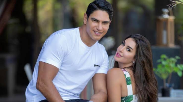 المأذون الشرعي مصطفى صالح :

طلاق ياسمين صبري من أحمد أبو هشيمة تكلفته 236 مليون جنيه

مؤخر 15 مليون و فيلا في التجمع ب77 مليون و2 سيارة بـ12 مليون و مجوهرات بـ138 مليون و شقة بـ54 مليون!