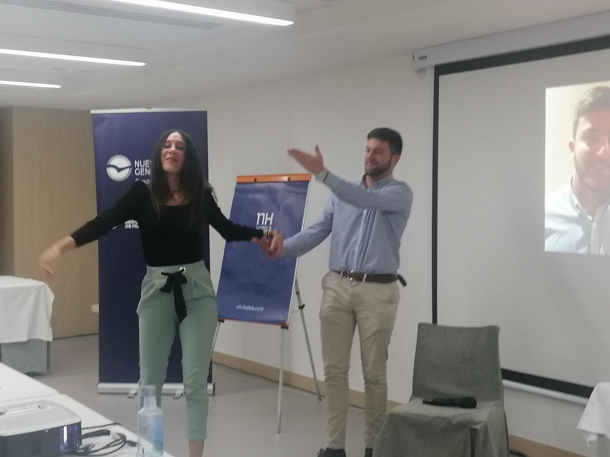 pnaranjacigmap's tweet photo. El candidato del Partido Violeta "baila" mientras los atlantes tienen que bailar con la crisis económica y el conflicto social auspiciado por los secesionistas del Norte. https://t.co/DltkykiXDp