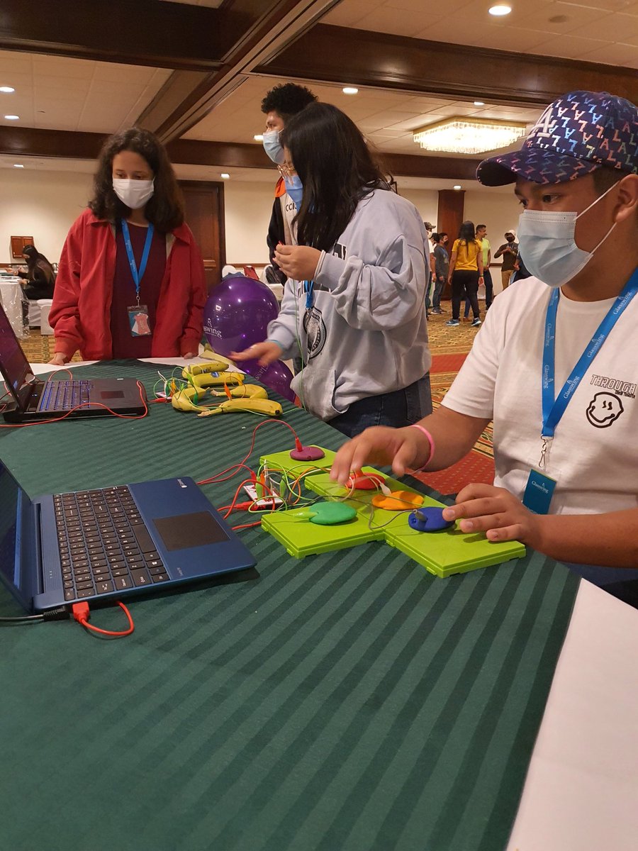 SteamGroupGT's tweet photo. @makeymakey Guatemala #SomosSTEAMGroup https://t.co/AtPtW6uO1g