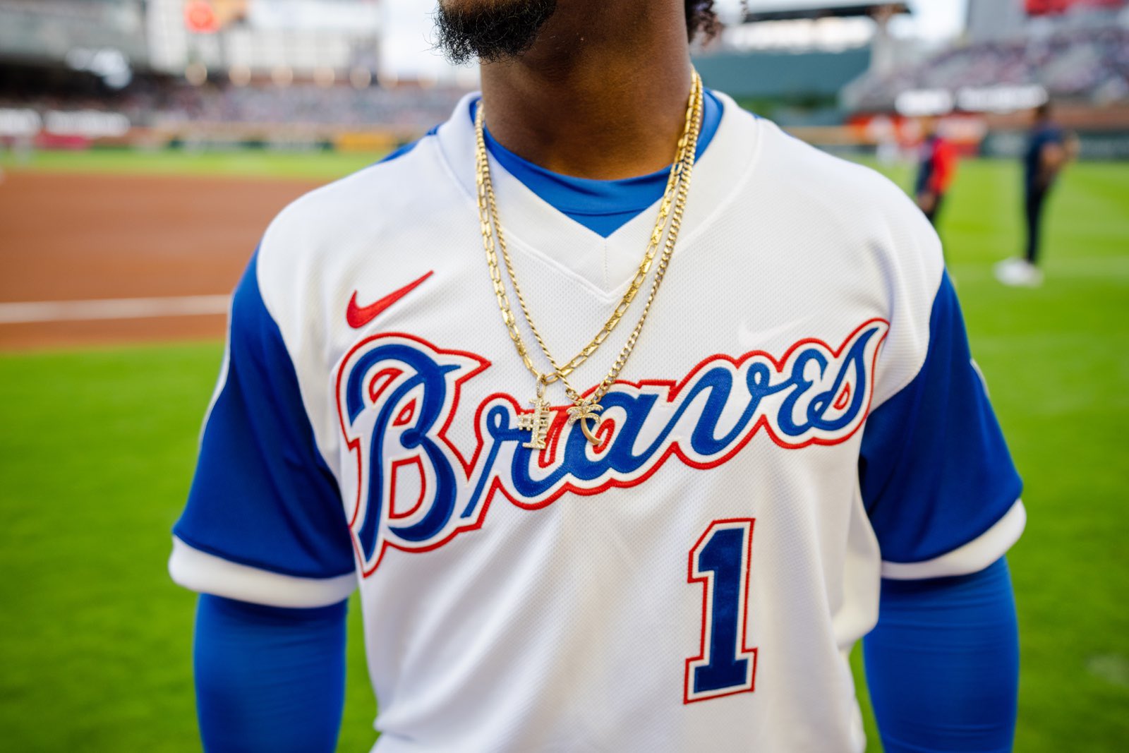 Braves' new Saturday jersey pays tribute to Hank Aaron, Atlanta