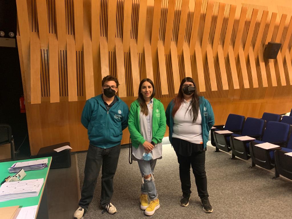 SantotomasSJ's tweet photo. ¡Estamos contentos! 👏😃 Hoy, a nivel nacional, tuvimos miles de estudiantes realizando nuestro #EnsayoPAESST2022. Si participaste, ¡Atento a tu mail y a las RRSS! Debido a que te avisaremos cuando esté tu resultado. @SantoTomas_ST https://t.co/S3ZnCHXKWn