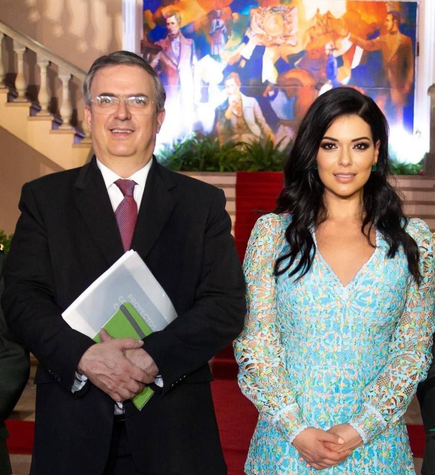 m_ebrard's tweet photo. Gracias Rosy por tu participación en la histórica visita del Presidente López Obrador a la Presidenta Xiomara Castro en Tegucigalpa. Siempre una bendición tu dulce compañía mi vida. https://t.co/6FFJldZzxe