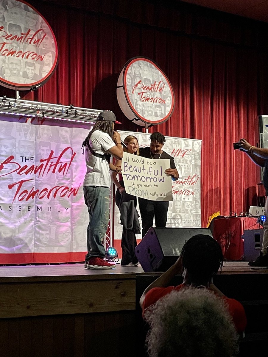 Kristi Layman tweet media