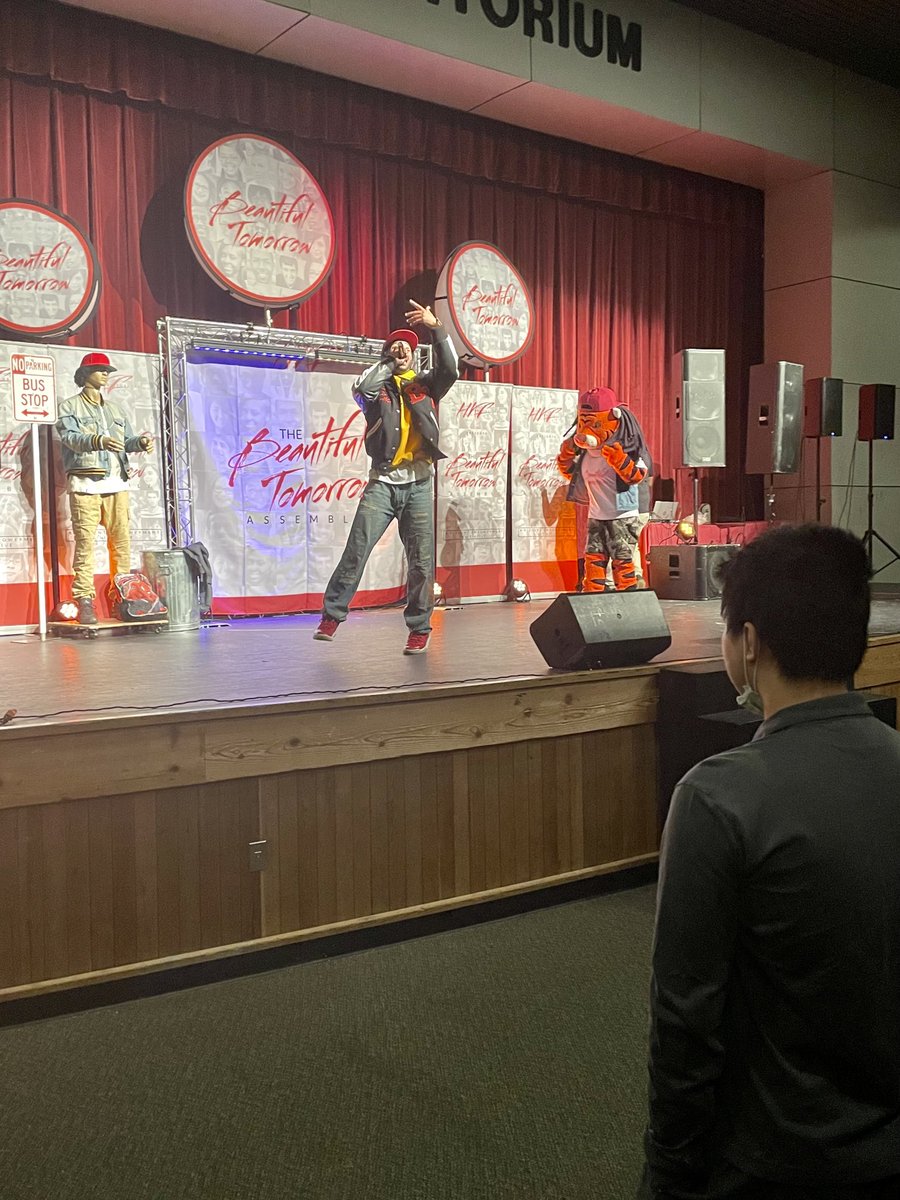 Kristi Layman tweet media