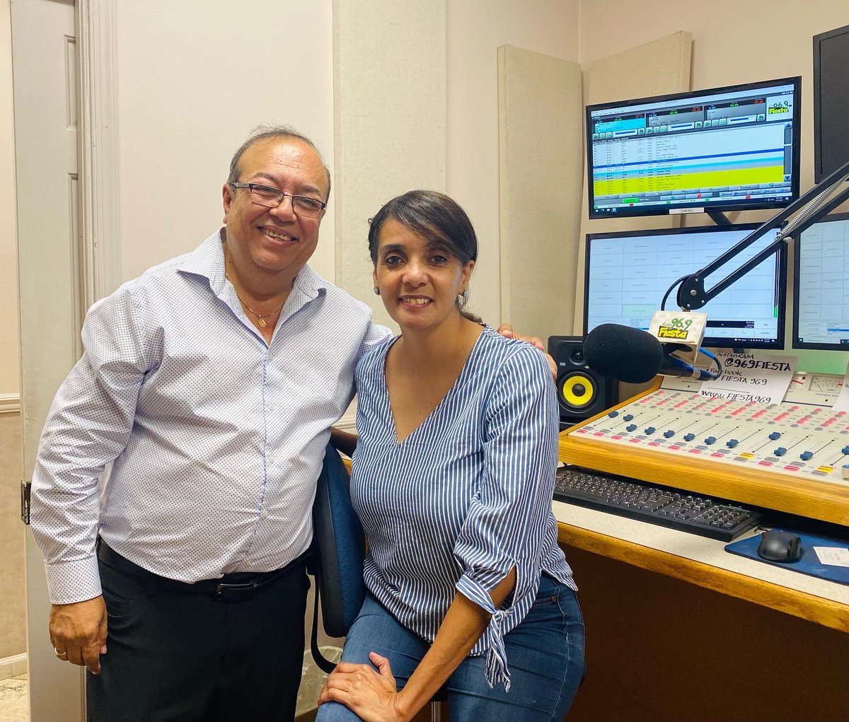 mocamia54's tweet photo. Mocamia presente a través de la presidenta Nancy Mejías @poeticsilence__ en el programa de #helmanruiz en Radio Fiesta 96.9 FM. Promocionando nuestro picnic el día 21 de Mayo Gracias por el apoyo! Y Gracias @RoseMaryNEWS por crear estos enlaces que unen y nos fortalecen!! https://t.co/lRlCubmZYC