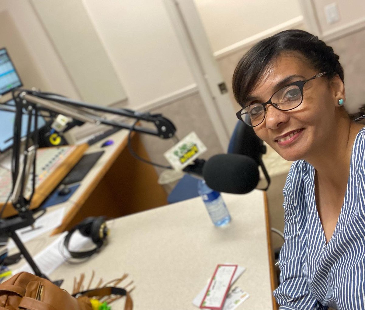 mocamia54's tweet photo. Mocamia presente a través de la presidenta Nancy Mejías @poeticsilence__ en el programa de #helmanruiz en Radio Fiesta 96.9 FM. Promocionando nuestro picnic el día 21 de Mayo Gracias por el apoyo! Y Gracias @RoseMaryNEWS por crear estos enlaces que unen y nos fortalecen!! https://t.co/lRlCubmZYC