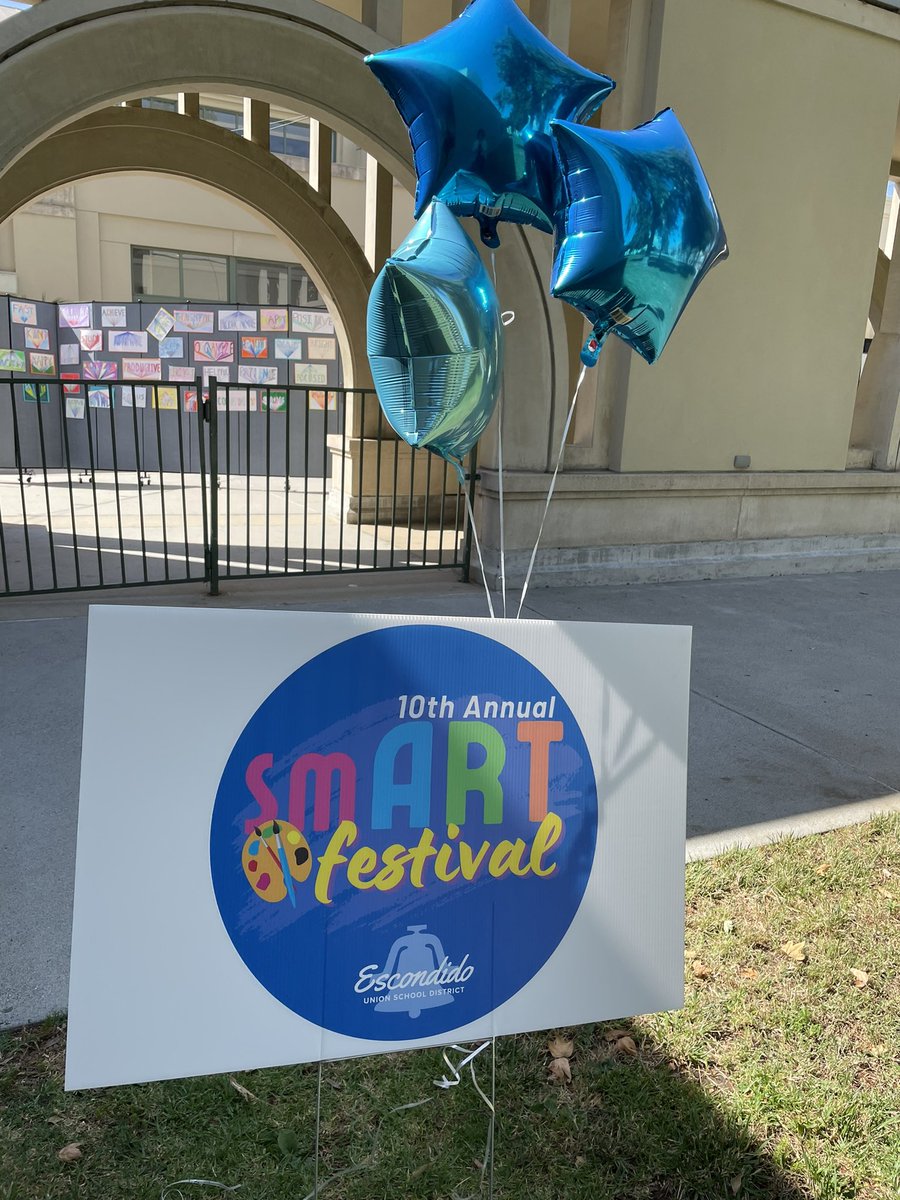 lphilyaw1's tweet photo. smART festival 2022 has officially begun!  Celebrating amazing EUSD student artists at CA Center for the Arts Escondido. @EUSD #chooseEUSD https://t.co/9CwB5Hoxsd
