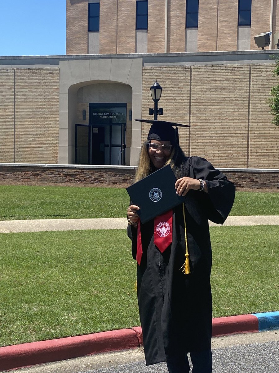 MobileWBB's tweet photo. Congratulations to our 2022 graduates! Kelsey Pinera and Graduate Assisstant, LaRomeo McKee! We thank you and will miss you both tremendously ! Continue to shine your lights🌟 https://t.co/u0lZeujBeg