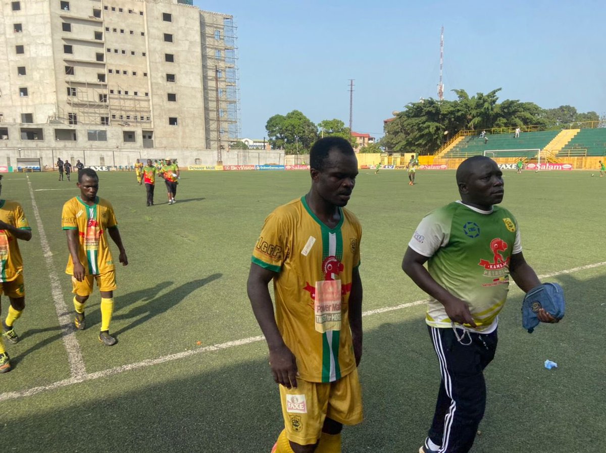 CiKamsar's tweet photo. Reprise de la 2e période.  Kouakou, Frimpong et Banaro sont  remplacés  par Hassimiou Camara , Mouasa Diallo et par Alhassane Dabo( qui joue ses premières minutes en pro).
#cikseq 0-0
#Ligue1Salam https://t.co/SbDDeyOGhs