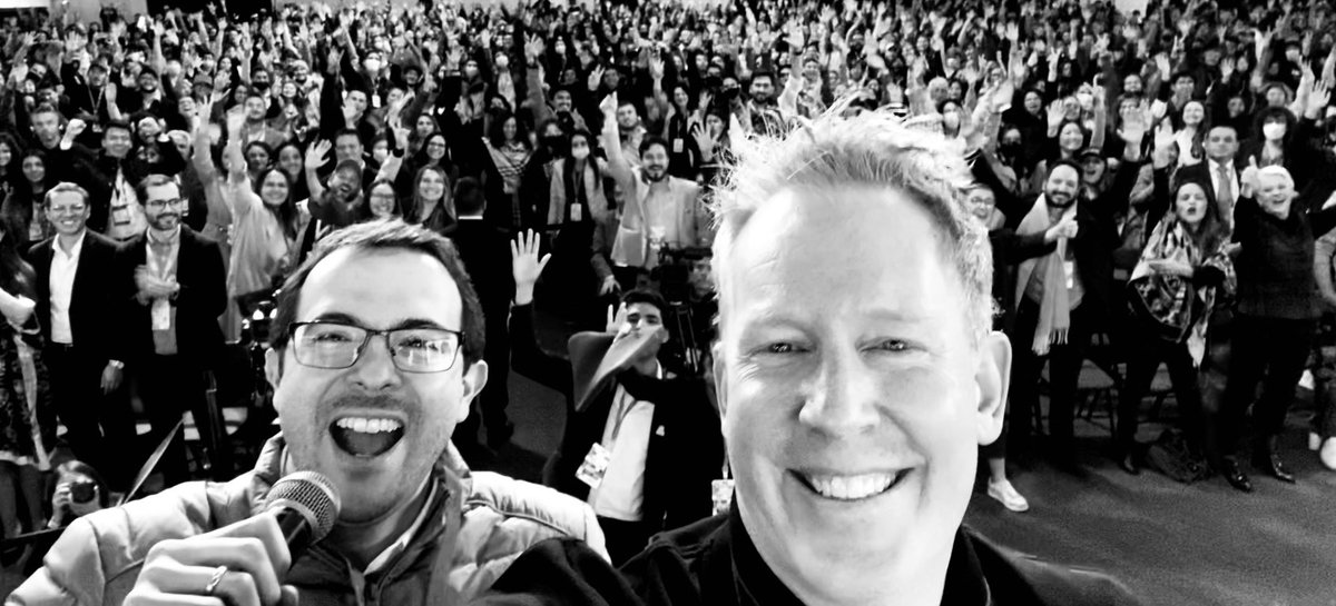 Sooooo good to be back in Bogotá! I had the best time at #SIGGRAPH2022 with so many dear friends I haven’t seen in years!! Colombia, te quiero tanto!!❤️🦋🇨🇴🦋🇨🇴🦋🇨🇴🦋❤️