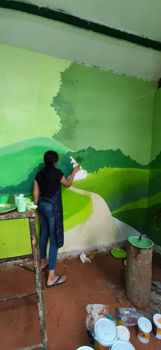 artmattersindia's tweet photo. Art For Cause - Art Matters in association with BBBP painted walls of bird enclosures at Bannerghatta Biological Park, Bengaluru.
#ArtForCause
#ArtMatters
#YuvakaSangha https://t.co/IRd2BIycCS