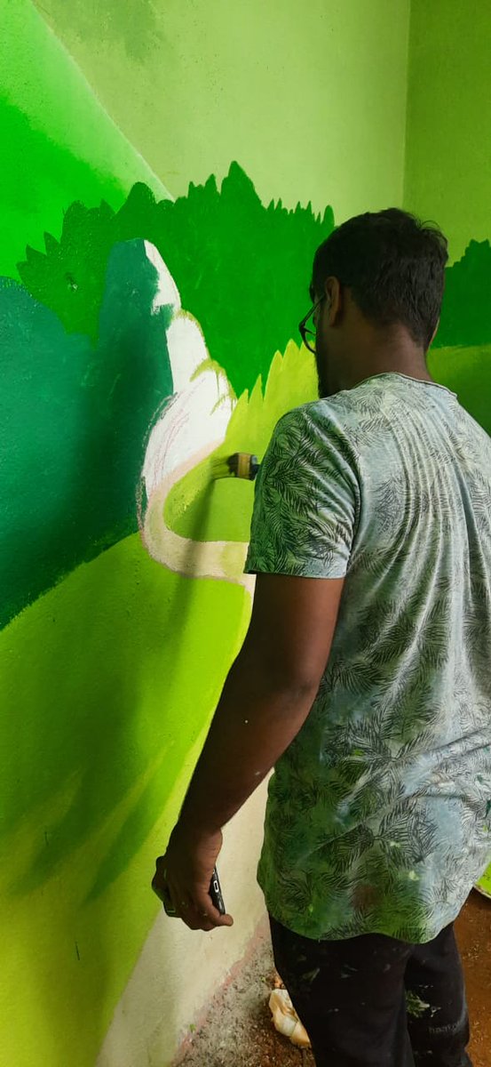 artmattersindia's tweet photo. Art For Cause - Art Matters in association with BBBP painted walls of bird enclosures at Bannerghatta Biological Park, Bengaluru.
#ArtForCause
#ArtMatters
#YuvakaSangha https://t.co/IRd2BIycCS