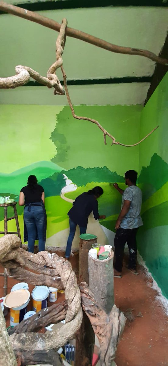 artmattersindia's tweet photo. Art For Cause - Art Matters in association with BBBP painted walls of bird enclosures at Bannerghatta Biological Park, Bengaluru.
#ArtForCause
#ArtMatters
#YuvakaSangha https://t.co/IRd2BIycCS