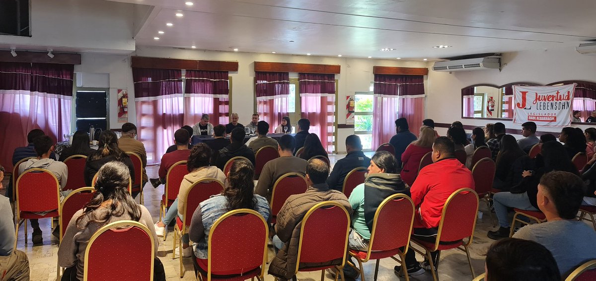 Hoy junto a <a href="/JLebensohn/">Juventud Lebensohn</a> dimos inicio al Ciclo de Charlas de Formación Política para Jóvenes. Nuestro primer invitado fue <a href="/pedrocalvo10/">Pedro Calvo</a>, quien en su exposición hizo un recorrido de los 70 a los 90: de la lucha armada al neoliberalismo.