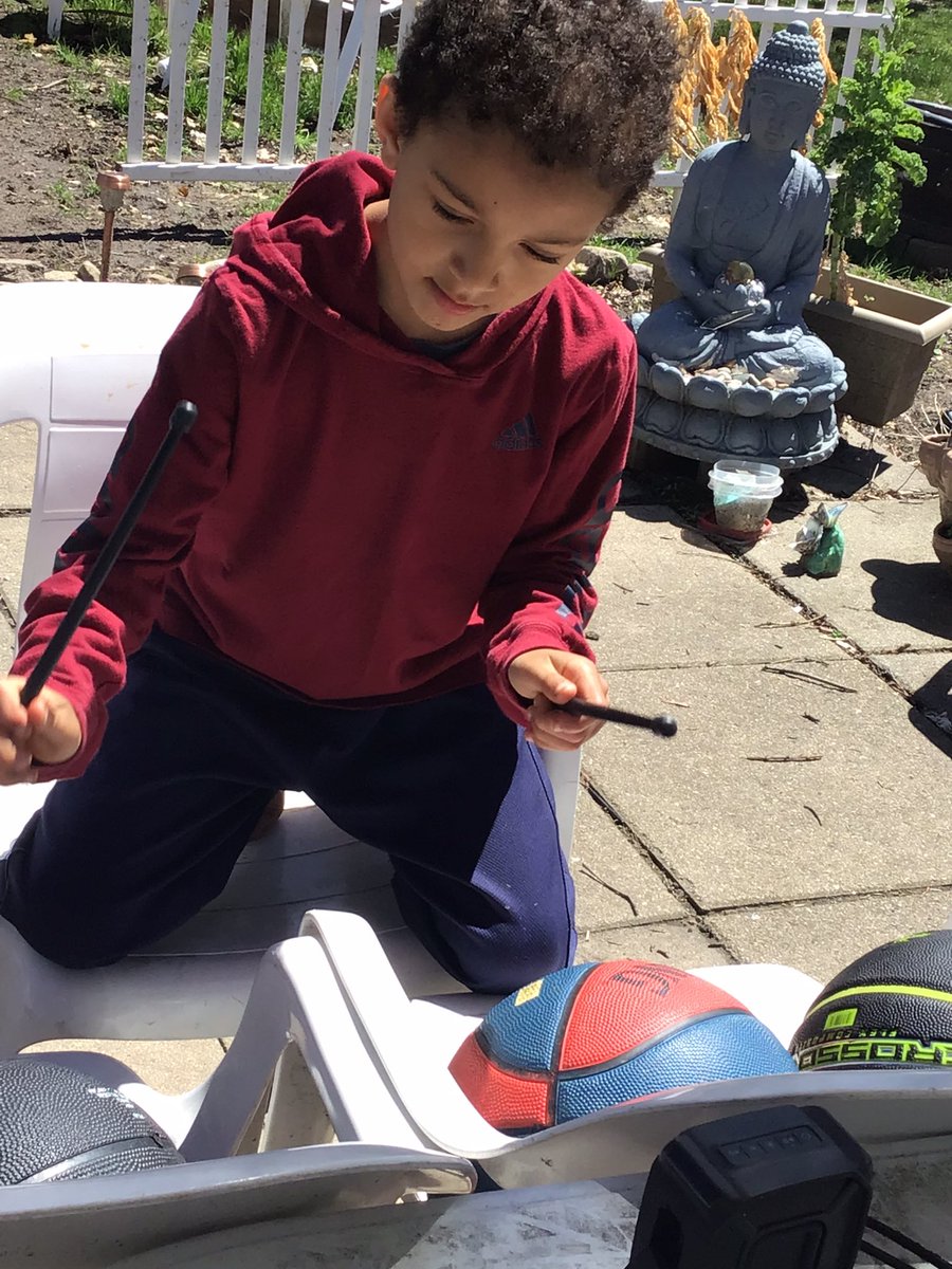 Seasonbryant's tweet photo. Hope your Saturday is this soulful❤️⚡️❤️. In joying in the presence of the sovereign one drumming to some old school @kanyewest instrumental #createlovethrive https://t.co/WVhxOHwXCs