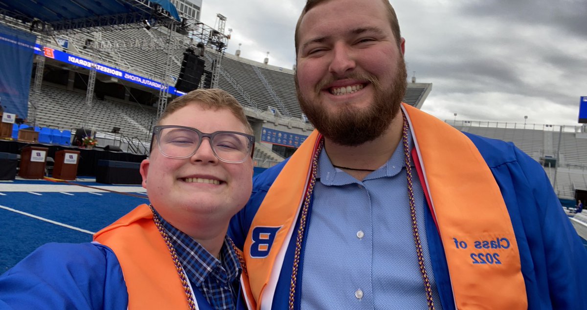 JoeySacino's tweet photo. #BoiseStateGrad ! :) https://t.co/lVEftD9Vsx