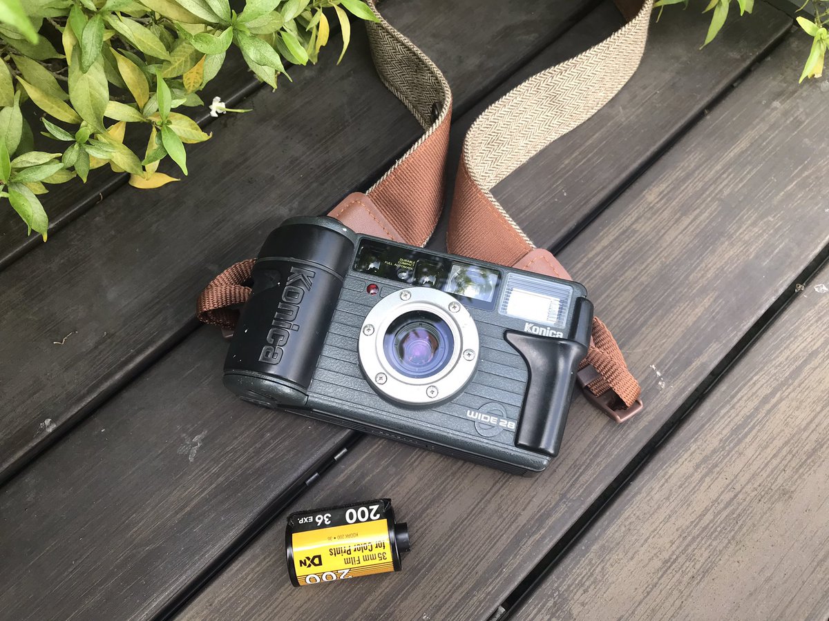 saaom_'s tweet photo. 📷Konica w28 /ราคา 670 บาท
-เลนส์ระยะ 40 mm,60 m f3.5-5.2 
-ทำงานเต็มระบบ 
-เลนส์ใส
-แฟลชทํางาน 
-ตั้งเวลาถ่ายได้ 
-ถ่าน 2CR5 (มีถ่านให้พร้อมใช้)
-ฟิล์ม135 ทั่วไป
ค่าส่ง 40 บาทฮะ
#กล้องคอมแพค #กล้องฟิล์มราคาถูก #กล้องฟิล์มมือสอง #กล้องฟิล์ม #กล้องฟิล์มkonica #กล้องฟิล์ม https://t.co/d0GJl4D8zb