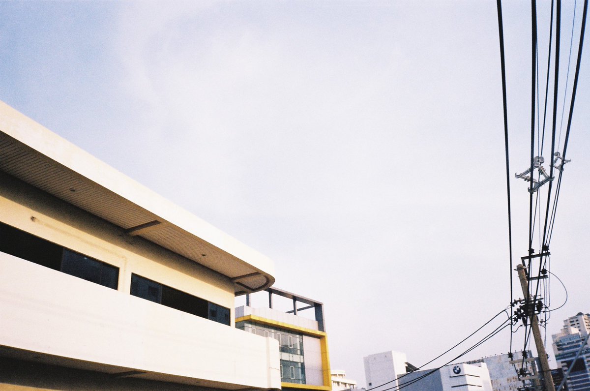 saaom_'s tweet photo. 📷Konica w28 /ราคา 670 บาท
-เลนส์ระยะ 40 mm,60 m f3.5-5.2 
-ทำงานเต็มระบบ 
-เลนส์ใส
-แฟลชทํางาน 
-ตั้งเวลาถ่ายได้ 
-ถ่าน 2CR5 (มีถ่านให้พร้อมใช้)
-ฟิล์ม135 ทั่วไป
ค่าส่ง 40 บาทฮะ
#กล้องคอมแพค #กล้องฟิล์มราคาถูก #กล้องฟิล์มมือสอง #กล้องฟิล์ม #กล้องฟิล์มkonica #กล้องฟิล์ม https://t.co/d0GJl4D8zb