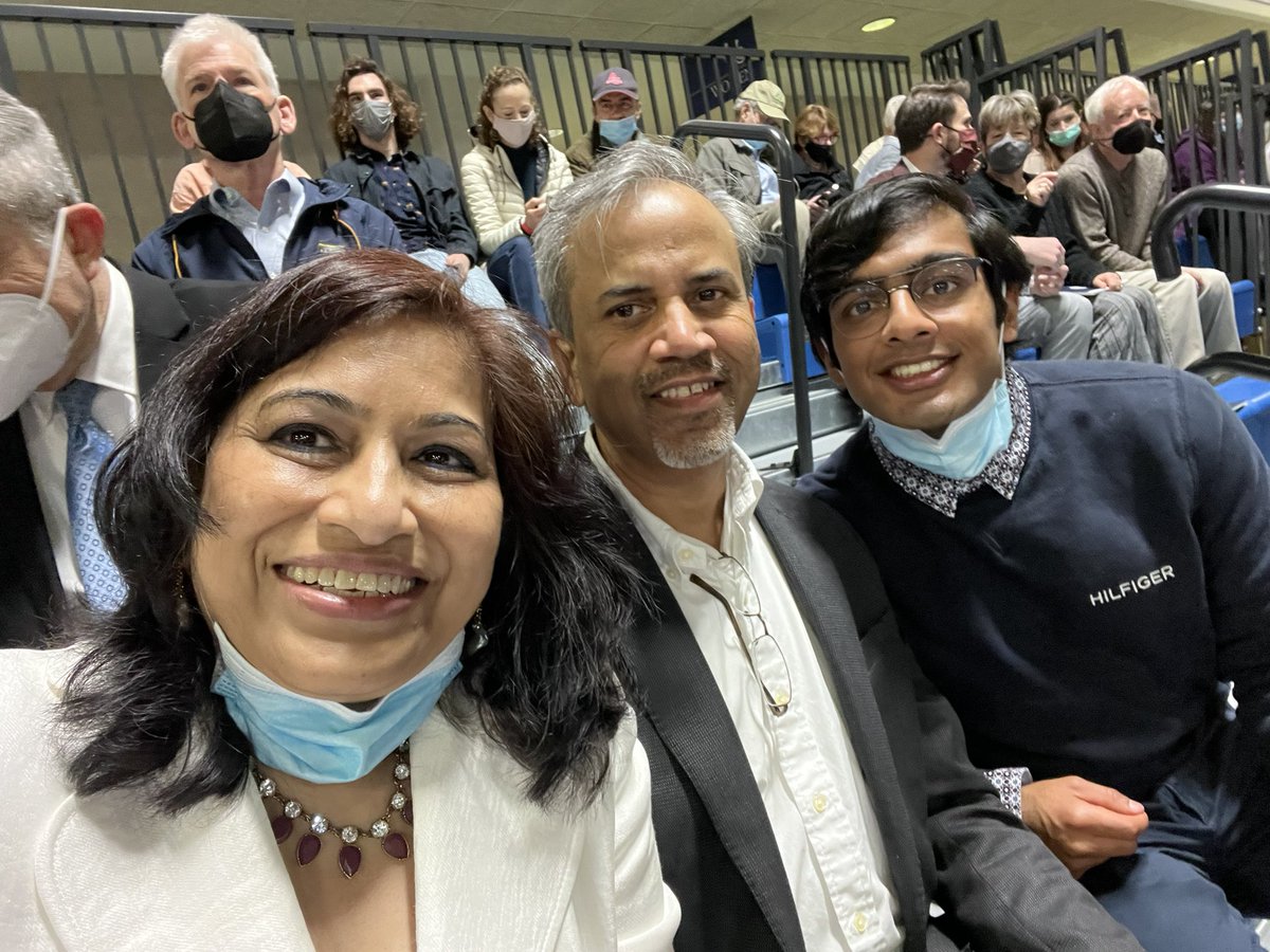 Radharox_99's tweet photo. Congratulations Malaika! So proud of you! Mommy &amp; a daddy! #2022AUgrad https://t.co/jPYKoXLyIf