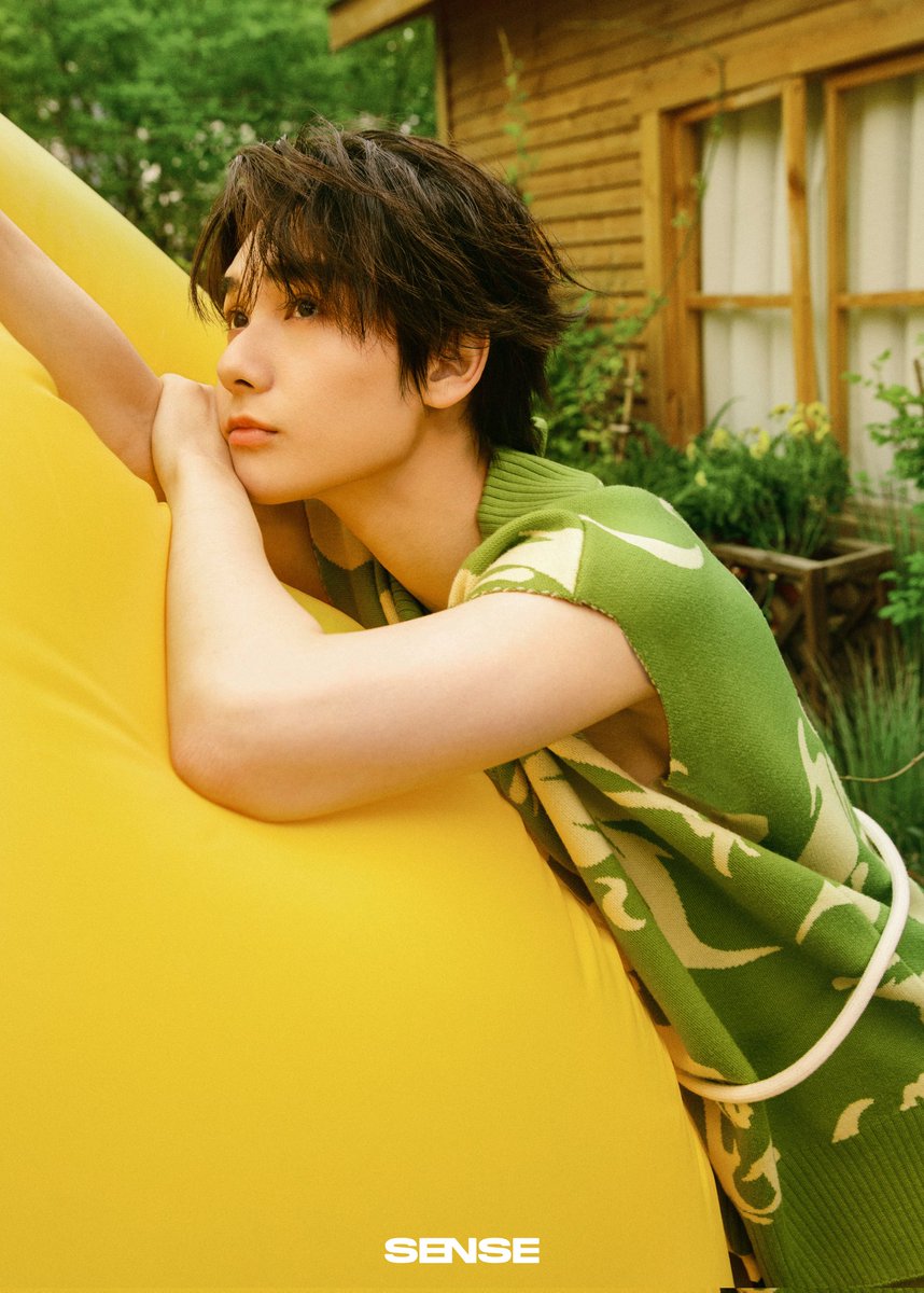 Pimchan75454126's tweet photo. SENSE Magazine ✖️ NINE
💚 MAY 2022 💛
Spring Roaming Record 🍀
#NINE ✖️ #SENSE封面人物 #SENSEMagazine
#XiaoJiuSenseMagazine
#นายท่านกรชิต #INTO1Nine https://t.co/yHFIoWq578