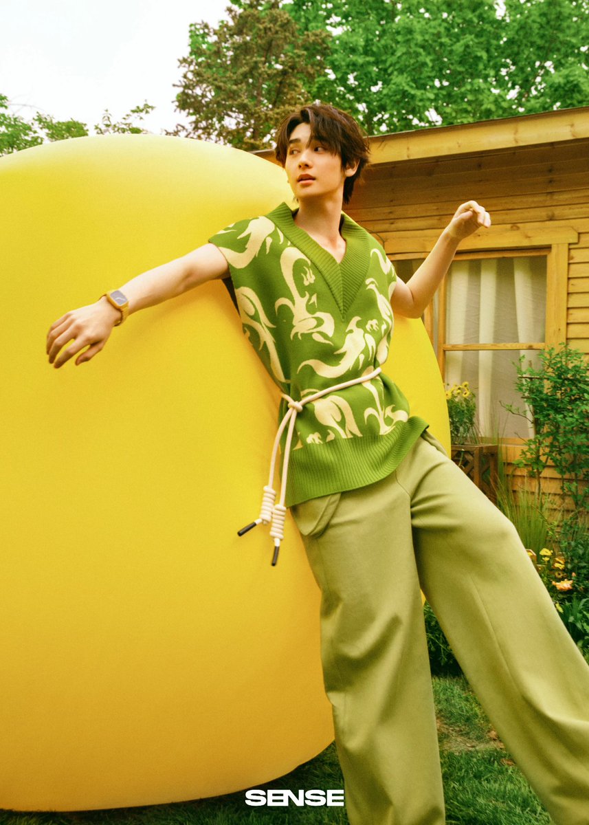 Pimchan75454126's tweet photo. SENSE Magazine ✖️ NINE
💚 MAY 2022 💛
Spring Roaming Record 🍀
#NINE ✖️ #SENSE封面人物 #SENSEMagazine
#XiaoJiuSenseMagazine
#นายท่านกรชิต #INTO1Nine https://t.co/yHFIoWq578