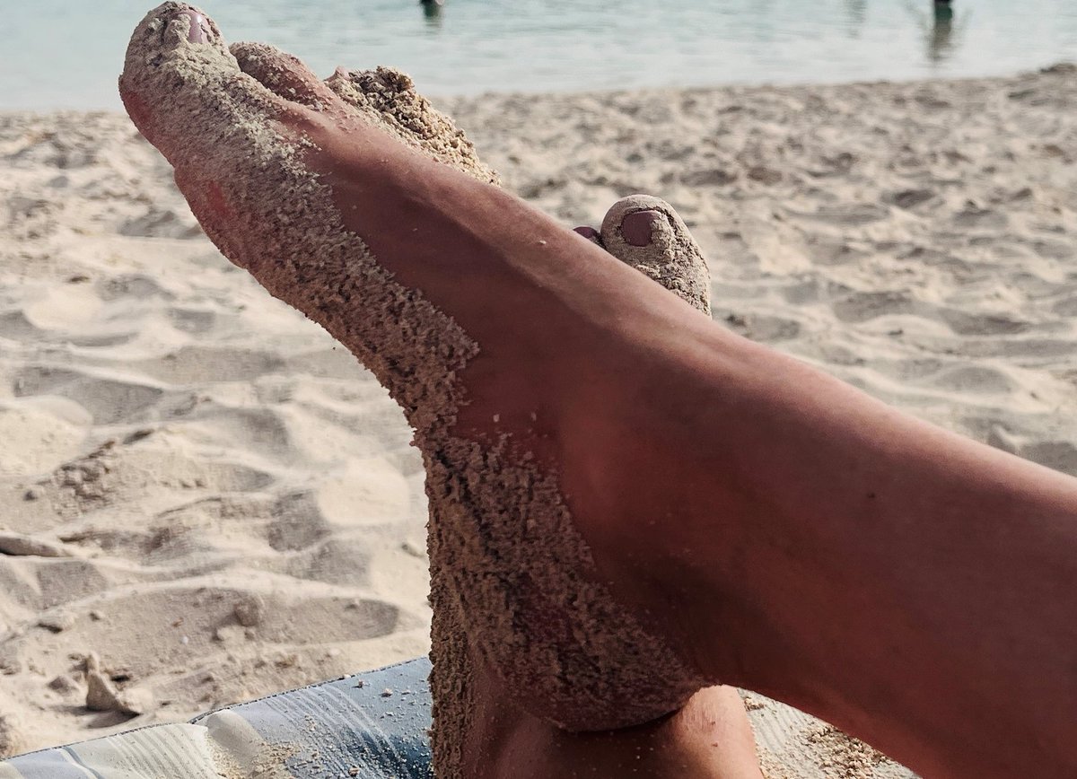 LatinMistressNL's tweet photo. Clean my feet sub and let me trample you!

#footfetısh #FOOTSLAVETRAINING #feetboy #feetslave #femdom #kinky #mistress #latin #latindomina #femfom #bdsm #slave #submissivehusband #betaslave https://t.co/yWDK3ti0OO