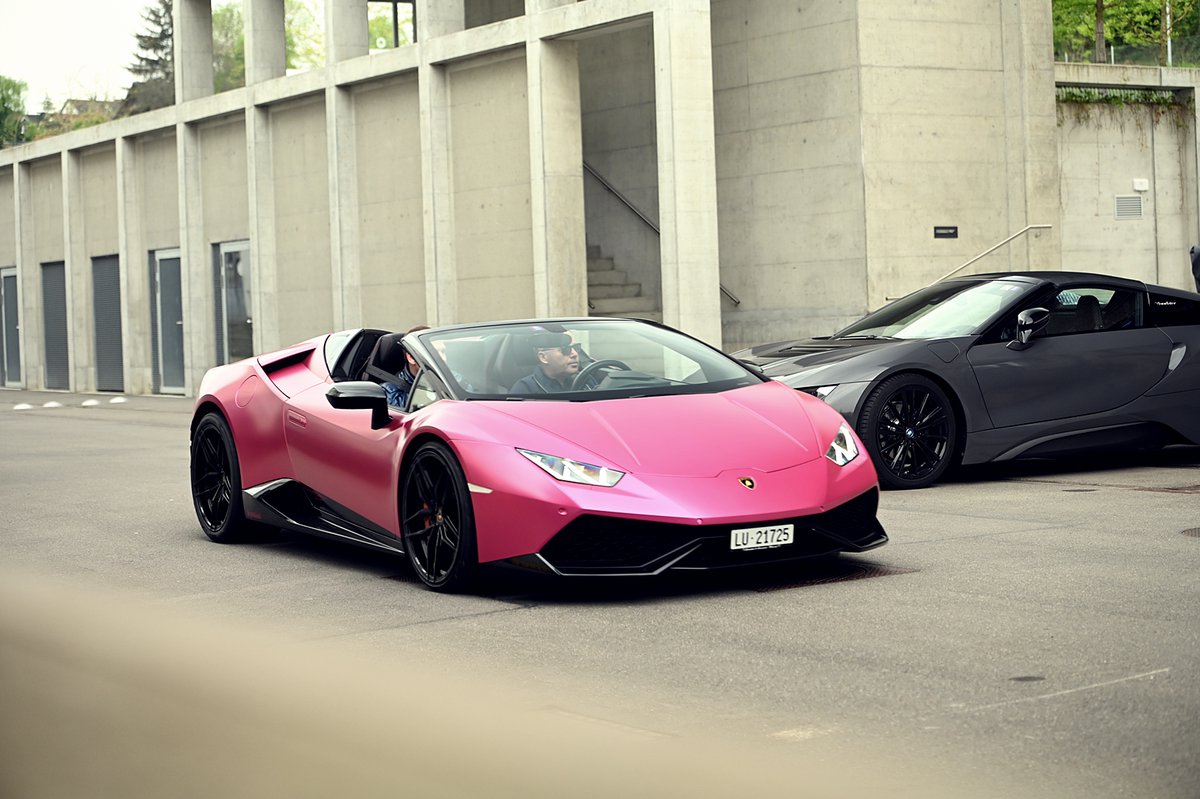 LienhardRacing's tweet photo. #pinkbull
#schoenerfahren #openairtours #schwungrad #cabriolet #roadster #targa #sportwagen https://t.co/7cyeEEMvqv