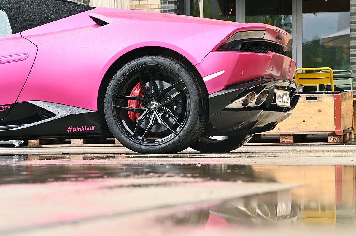 LienhardRacing's tweet photo. #pinkbull
#schoenerfahren #openairtours #schwungrad #cabriolet #roadster #targa #sportwagen https://t.co/7cyeEEMvqv