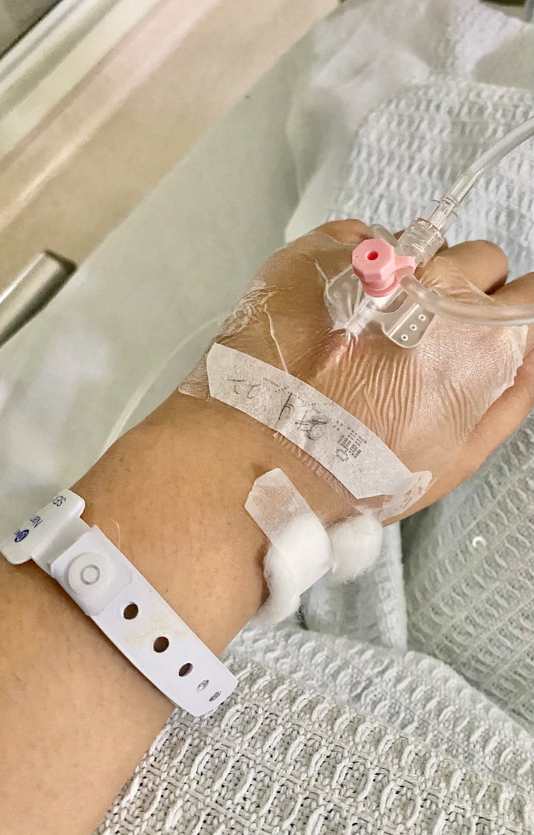 ChaiMolly's tweet photo. 25 April 2022
Pengalaman pertama admit di wad.di bius.di bedah.semoga nda berulang lagi la😆 paalis..  Alhamdulillah semakin sembuh🥰doc cakap jaga makan &amp; iangan angkat berat jak https://t.co/BBUFbLV9jr