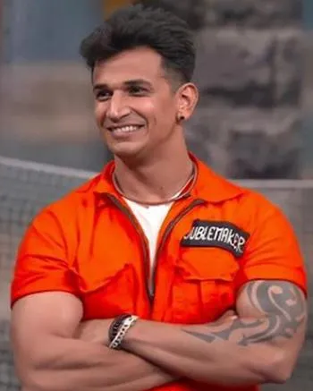 ZBharatOfficial's tweet photo. #MunawarFaruqui or #PrinceNarula - Who do you think will win #LockUpp?

🔁: Munawar Faruqui
❤️: Prince Narula

#MunawarKiJanta #LockUppWithTejRan #LockUppWithPrince #LockUppFinale https://t.co/rOlUEJiz63