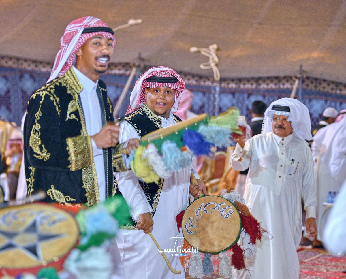 storyLens1's tweet photo. من صور احتفال أهالي بلدة #اليمامة بـ #الخرج بعيد الفطر المبارك 1443هـ  بحضور رئيس مركز اليمامة الأستاذ سلامة بن إبراهيم السلامة بساحة المركز الاجتماعي والحضاري . https://t.co/f4OVbu5gtC