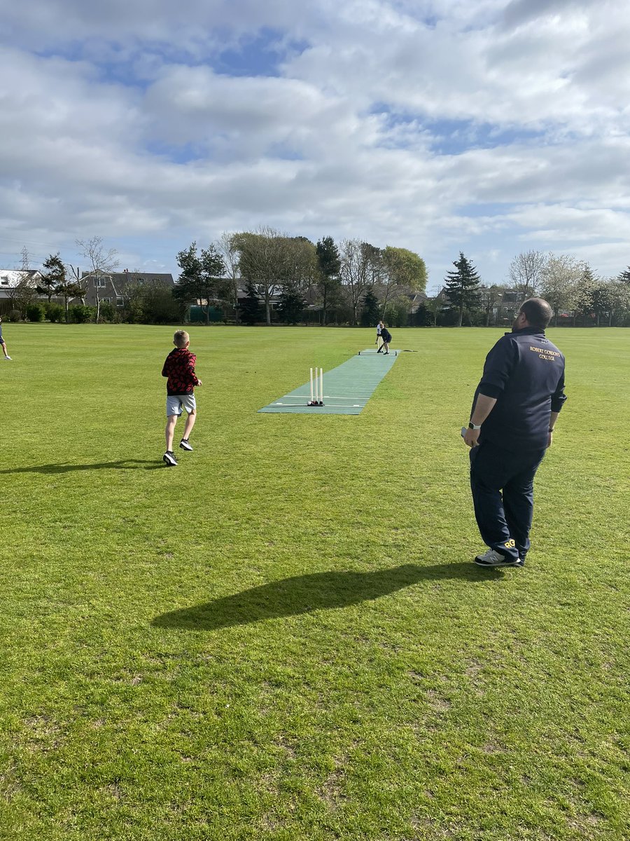 Very decent of <a href="/rgcsport/">RGC PE & Sport</a> getting <a href="/MerchiSport/">Merchiston Sport</a> Ollie involved in their cricket training today @ Countesswells🏏  Here’s a ball get involved 👏🏻 👏🏻