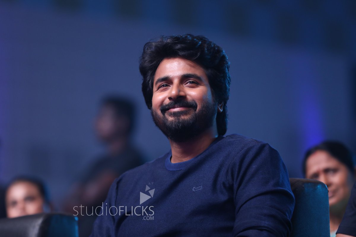 StudioFlicks's tweet photo. .@Siva_Kartikeyan at #DONPreReleaseEvent
More pix: https://t.co/Ce5HZkYCXm
#StudioFlicks #SFExclusive https://t.co/UnlCFEa6EE