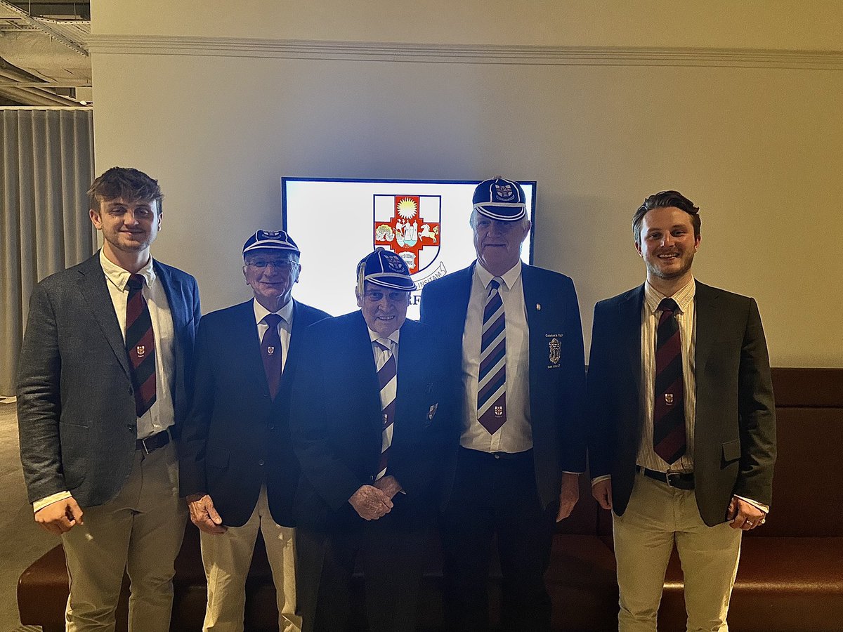 UniBristolRFC's tweet photo. Last night we also honoured the past, present and future of UBRFC. Current Club Captain Louis Butler and incoming Club Captain Tom Franklin presented commemorative caps to club legends from throughout UBRFC’s history.
#rugby #ubrfc #alumni https://t.co/ayoIi5Ckum