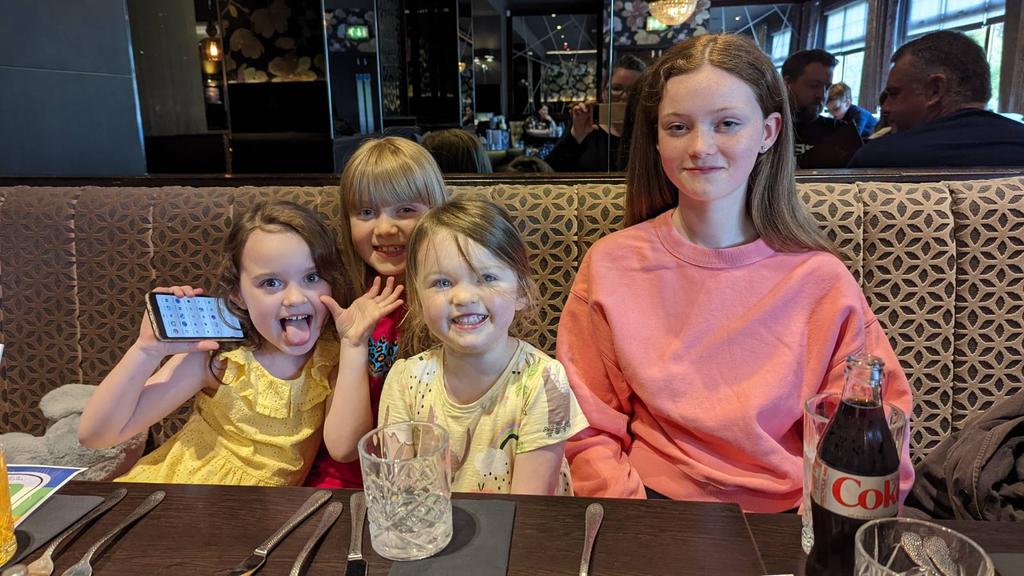 marionfellows's tweet photo. What a fabulous belated birthday lunch with my fantastic granddaughters. Oh and their parents 🤣🤣 https://t.co/lLUGU8VG3X